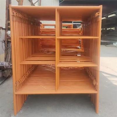 นั่งร้านโครงเหล็ก